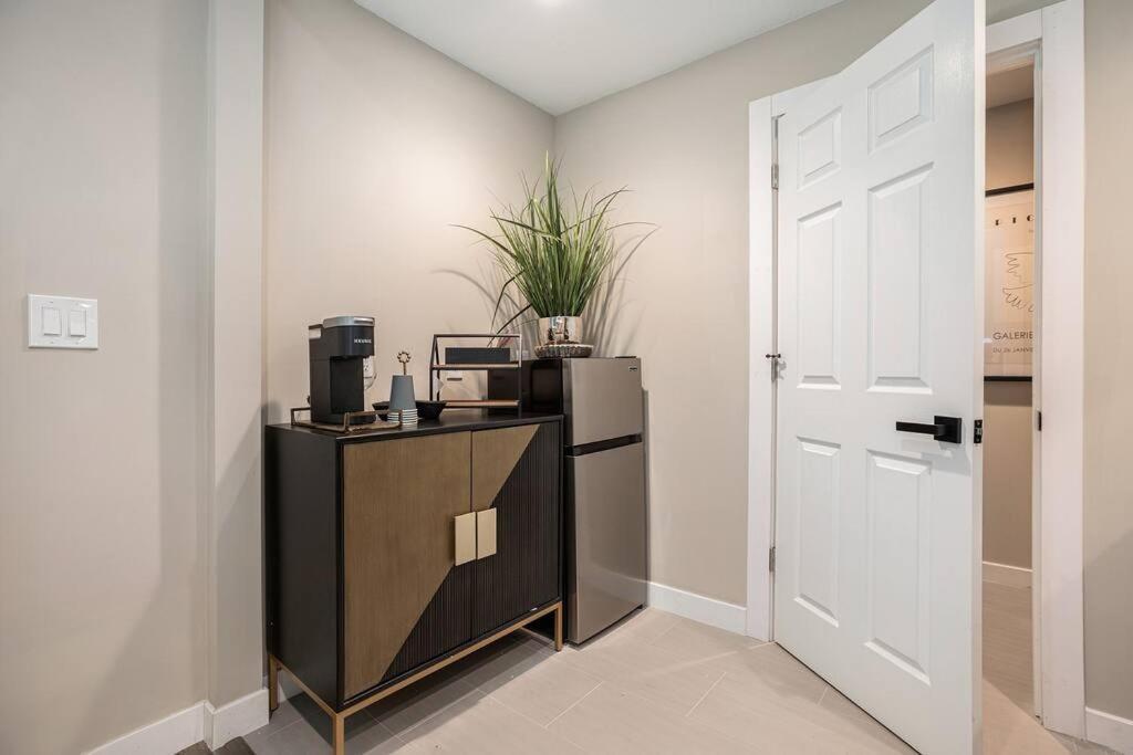 בריידנטון Private Room With Kitchen & Bath 4 מראה חיצוני תמונה